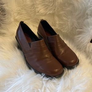 Dansko Brown Shoes Size 9